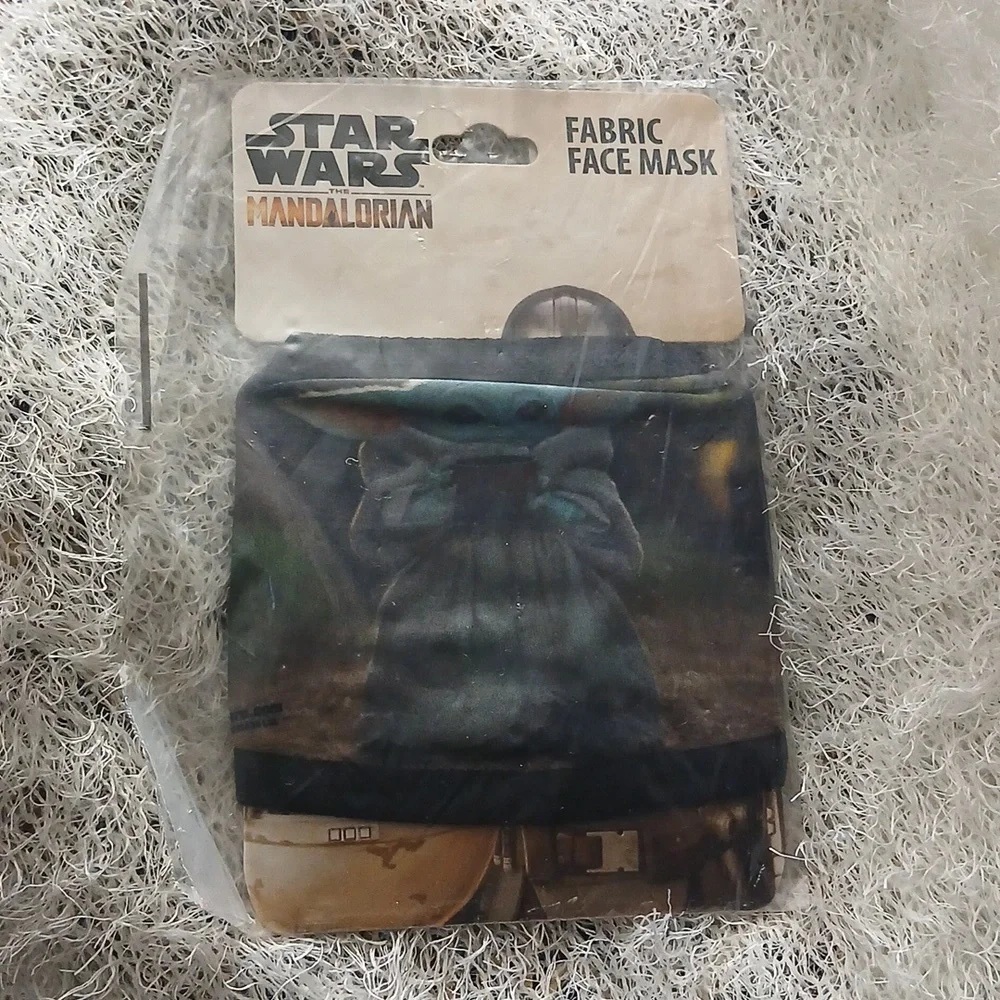 Star Wars Kids The Mandalorian Fabric Mask nwt